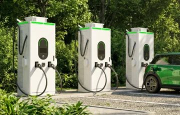 AC vs DC commercial EV charger selection guide for fleet depot operators